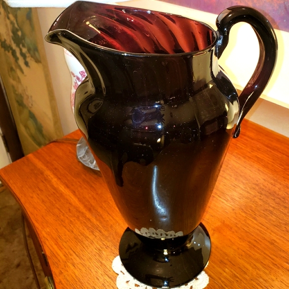 Stunning Amethyst Glass Mouthblown Pitcher. - Picture 4 of 9